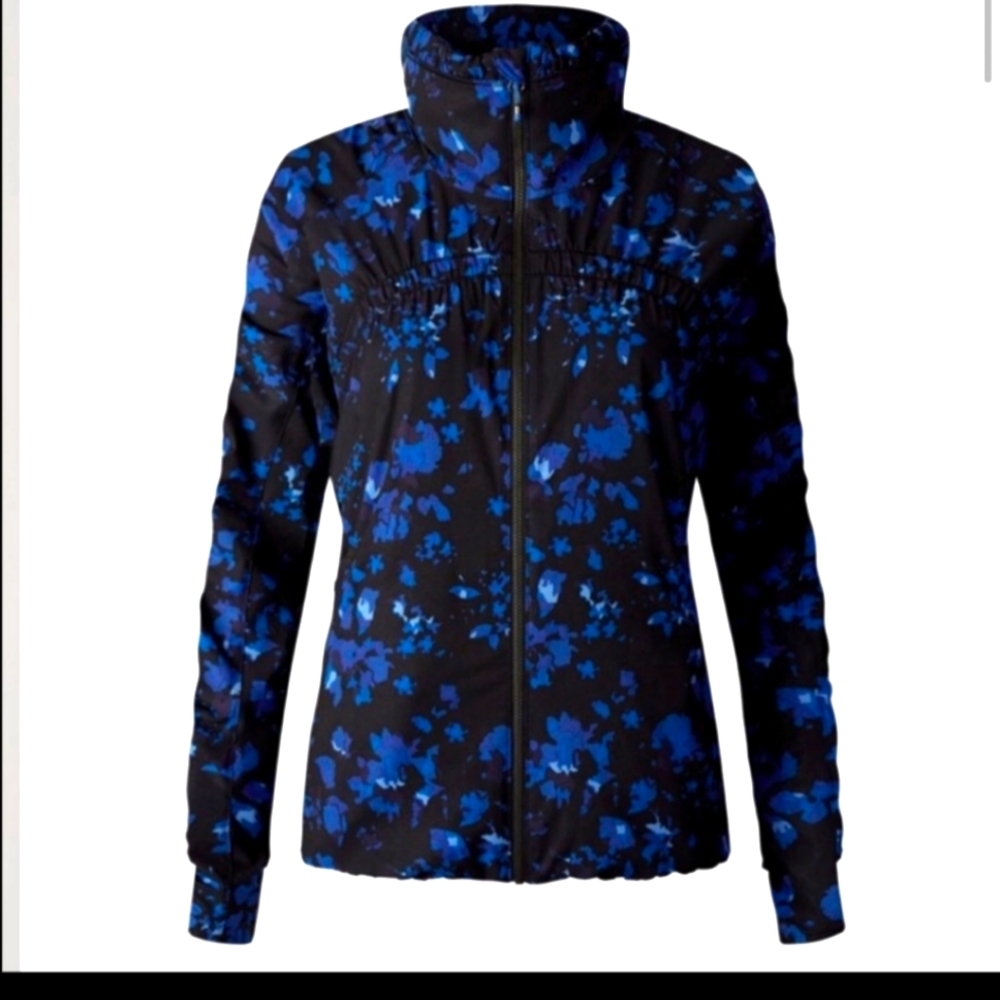 Lululemon 'gather me slightly' jacket, size 4